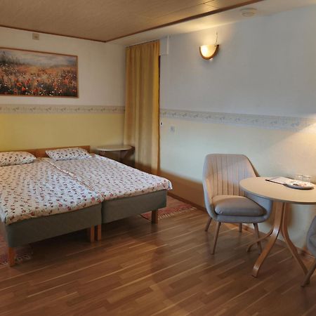 Paerna Guesthouse & Apartments Kuressaare Exteriér fotografie